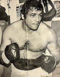 Manuel Lira boxer