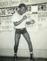 Tommy Elder boxer