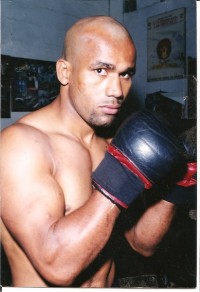 Isak Tavares boxeador