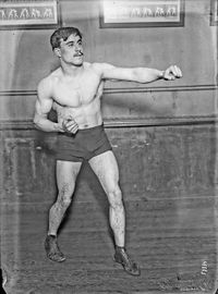 Edouard Til boxeur