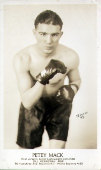 Petey Mack boxer