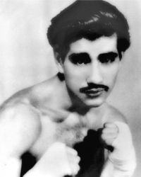 Nicolas Flores boxeador