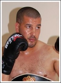 Mohamed Benguesmia boxer