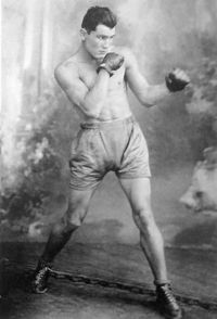 Andres Balsa boxer