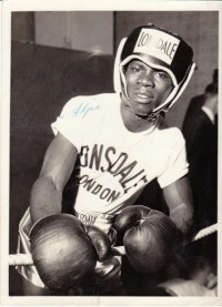 Dennis Adjei boxeador