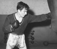 Jacques Dumesnil boxer