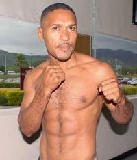 Charlie Navarro boxer