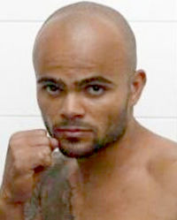 Isaias Santos Sampaio boxer