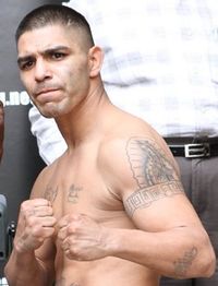 Derrick Campos boxer