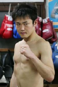 Yoshihiro Utsumi боксёр