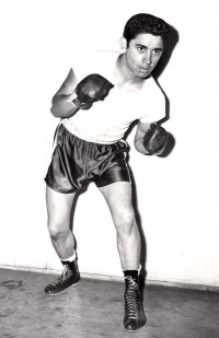 Gil Velarde boxer