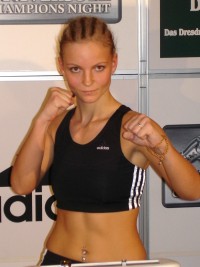 Kirstin Schoenig boxer