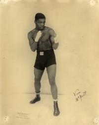 Van McNutt boxer