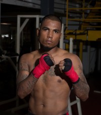 James De la Rosa boxeador