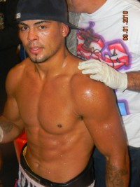 Mike Ruiz boxer