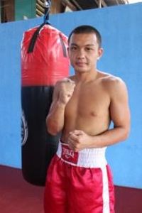 Yoshinobu Arai boxer
