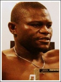 Lefoumbou Ngoma boxer