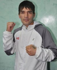 Nestor Daniel Narvaes boxer
