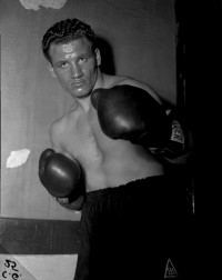 Enrico Bertola boxer