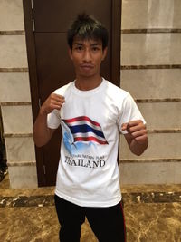 Natthapong Singsanan boxeador