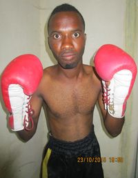 Adam Yahaya boxer
