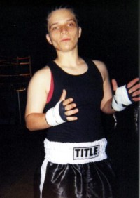 Amanda Lyons boxer