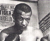 Ray Ako boxeador