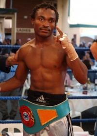 Omari Kimweri boxer