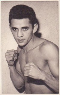 Manny Santos boxer
