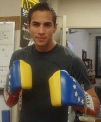 Carlos Linares boxer