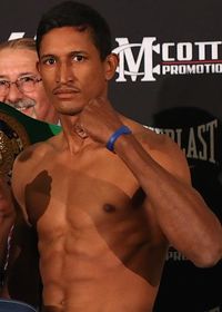 Victor Gonzalez boxer