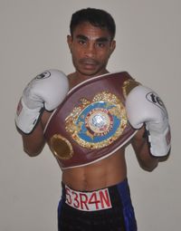 Tommy Seran boxer