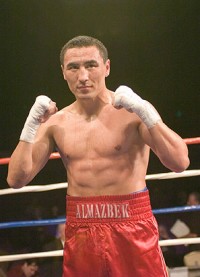 Almazbek Raiymkulov boxer