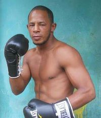 Tomas Mendez boxer
