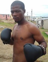 Makhosandile Zwengu boxer