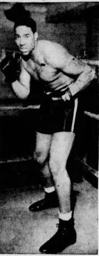 Lindy Elliott boxer