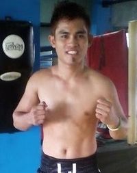 Lowell Saguisa boxeur
