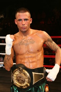 Logan McGuinness boxer
