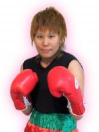 Emi Kitawaki boxer