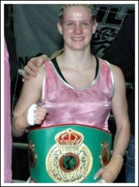Renata Szebeledi boxer