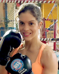Cecilia Comunales boxeur