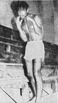 Roberto Mora boxer