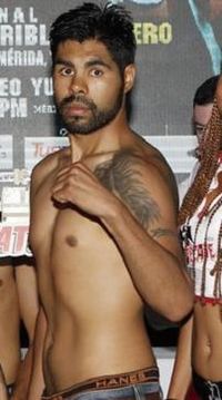 Jonathan Duran boxer