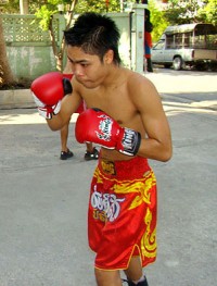 Durong Tor Buamas боксёр