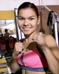 Kareli Lopez boxer