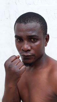 Amri Omary boxer