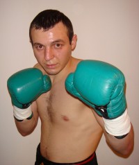 Islam Vadelgov boxer