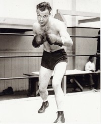 Ritchie Mack boxer