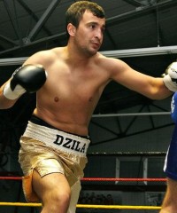 Agron Dzila boxer