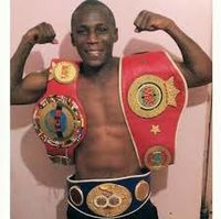 Amos Mwamakula boxeador